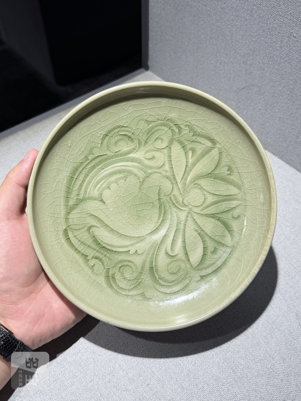 明 橄榄绿釉划花盘 - 图3